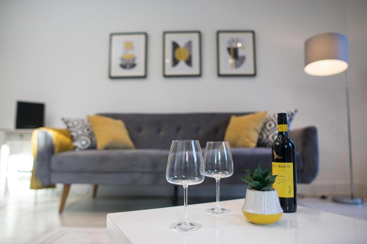Luxury King Bed Apartment & Free Parking Cambridge  Bagian luar foto