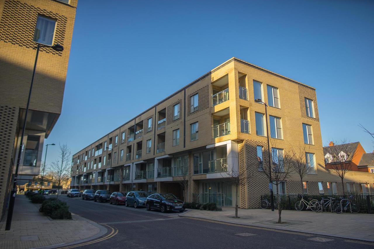 Luxury King Bed Apartment & Free Parking Cambridge  Bagian luar foto